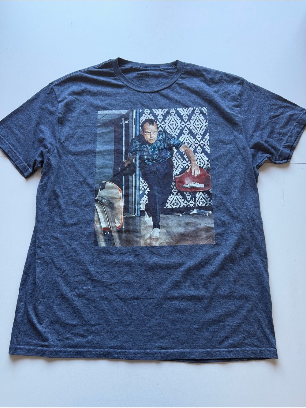 Men's Short Sleeve Graphic Tee in Heather Charcoal - Casual Crew Neck